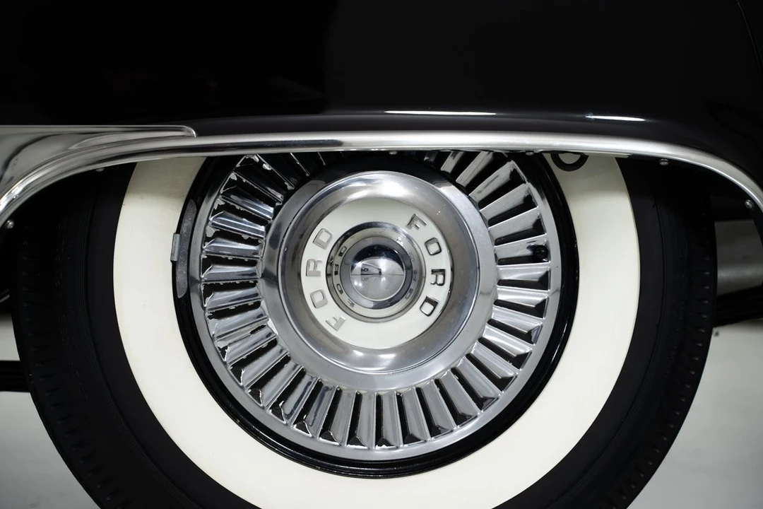 1957 Ford Thunderbird 1st Gen - Image 7 of 21