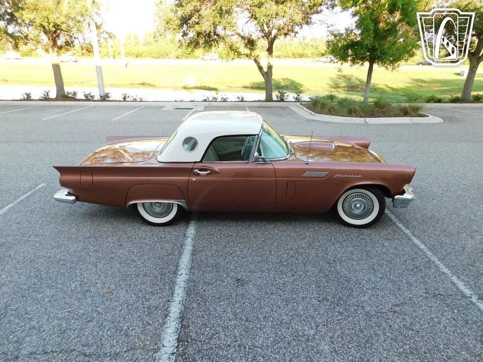 1957 Ford Thunderbird 1st Gen - Image 14 of 21