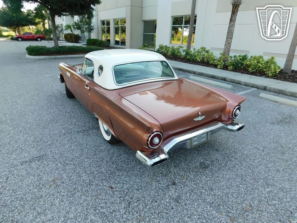 1957 Ford Thunderbird 1st Gen - Image 20 of 21
