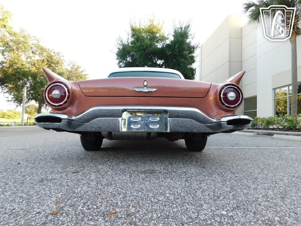 1957 Ford Thunderbird 1st Gen - Image 18 of 21
