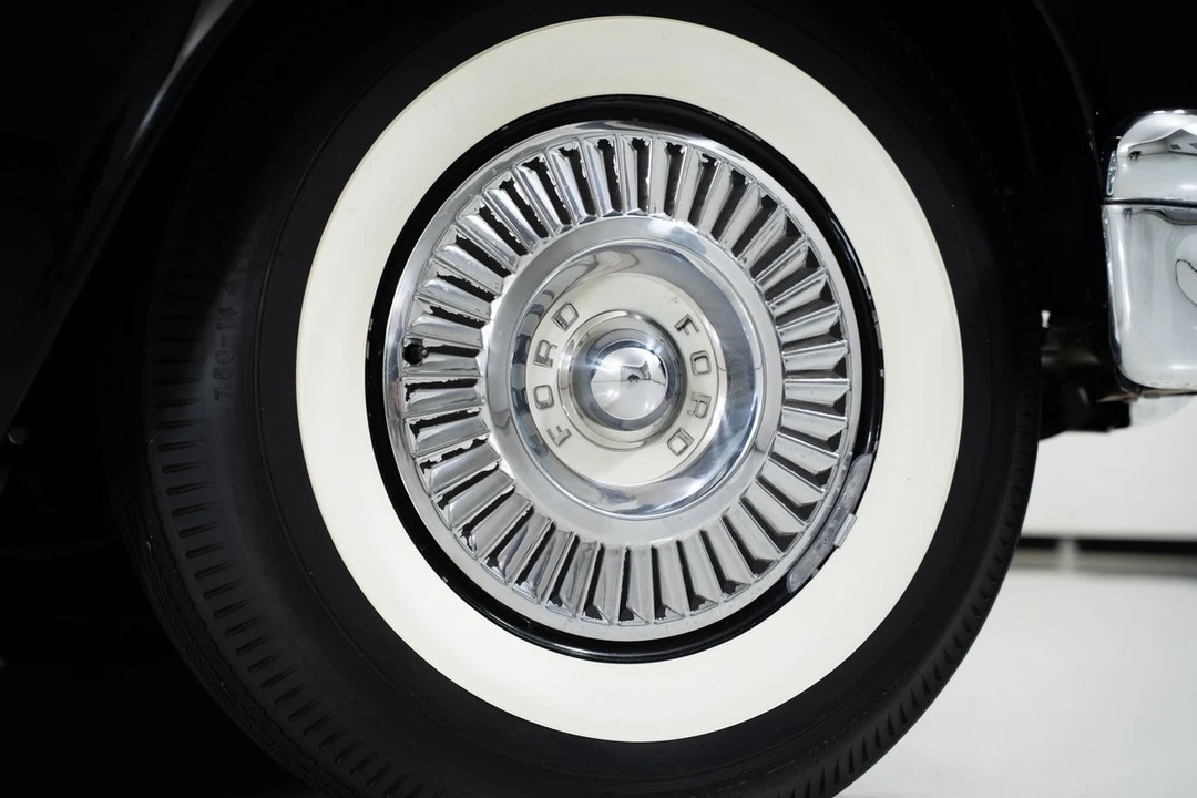 1957 Ford Thunderbird 1st Gen - Image 15 of 21
