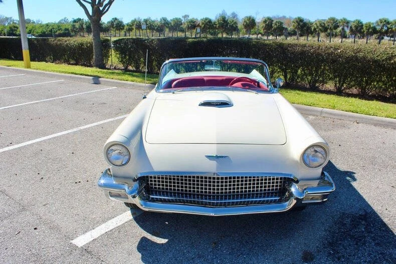 1957 Ford Thunderbird 1st Gen - Image 26 of 31