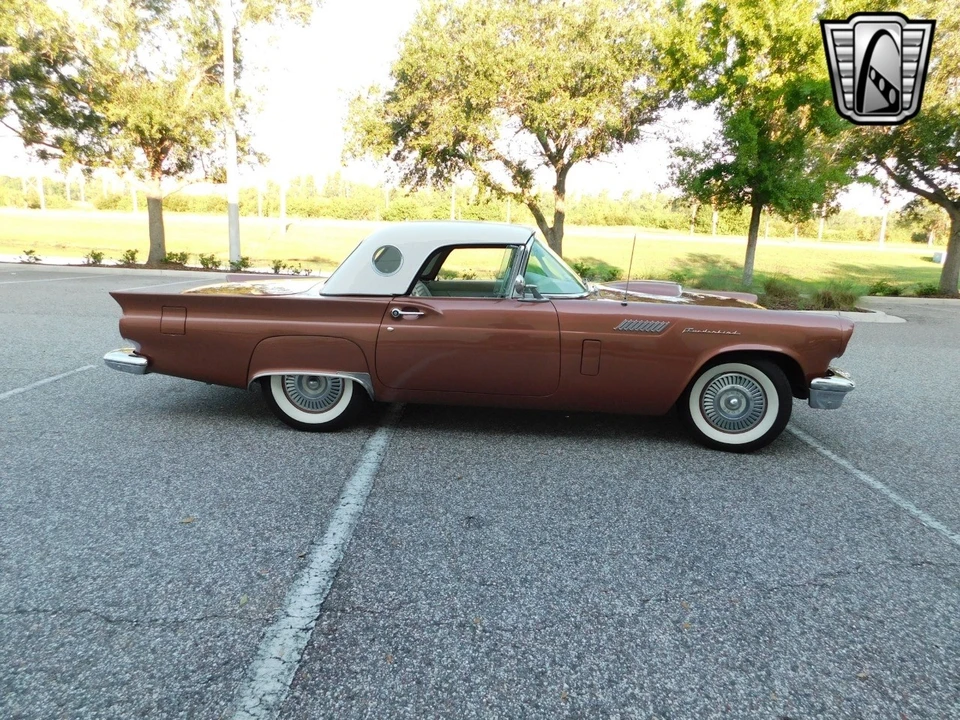 1957 Ford Thunderbird 1st Gen - Image 4 of 12