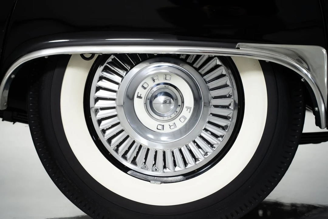 1957 Ford Thunderbird 1st Gen - Image 14 of 21