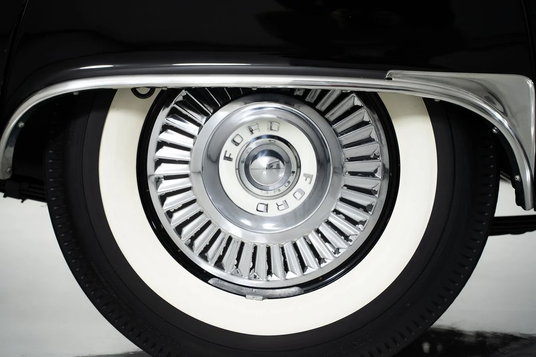 1957 Ford Thunderbird 1st Gen - Image 14 of 21