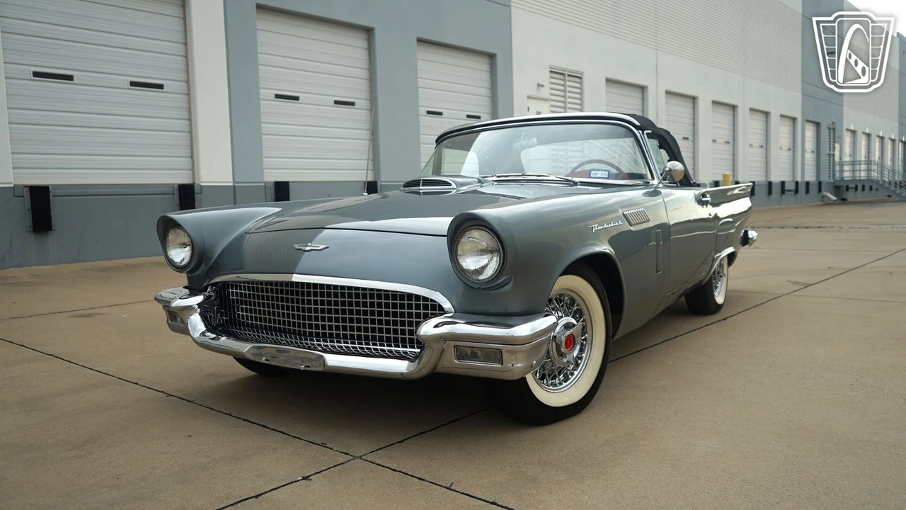 1957 Ford Thunderbird 1st Gen - Image 4 of 12