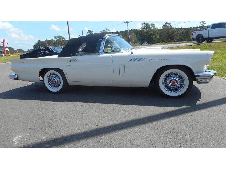 1957 Ford Thunderbird 1st Gen - Image 5 of 11
