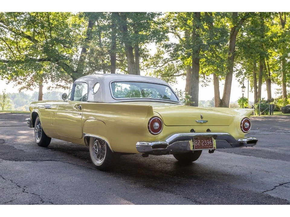 1957 Ford Thunderbird 1st Gen - Image 22 of 31