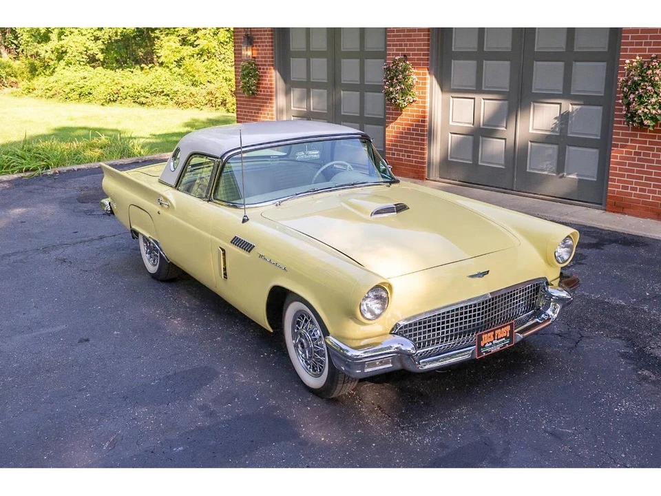 1957 Ford Thunderbird 1st Gen - Image 27 of 31