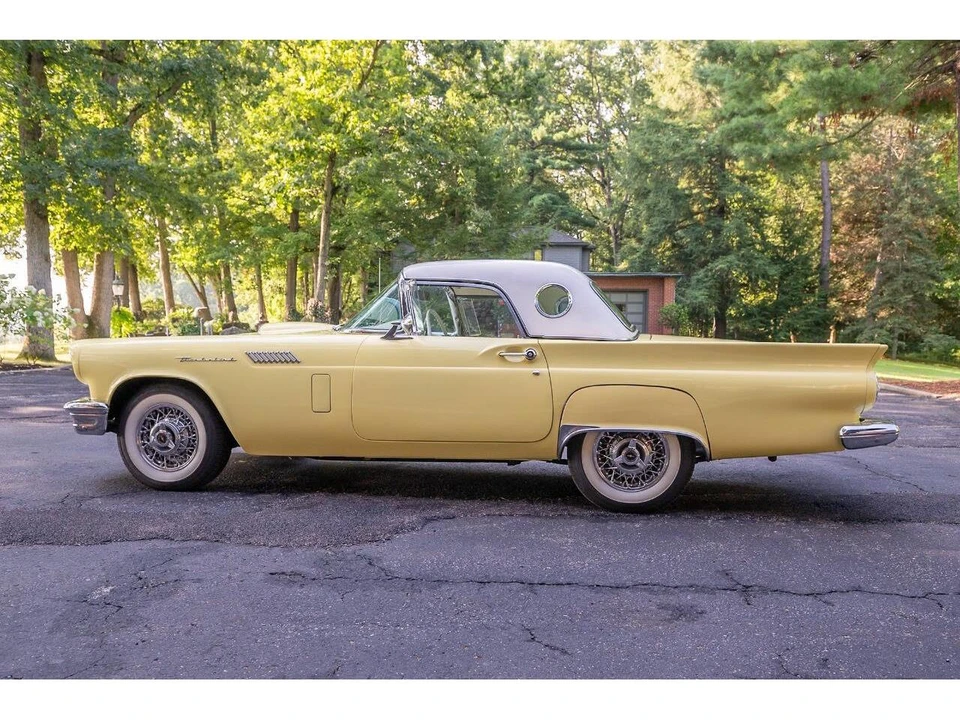 1957 Ford Thunderbird 1st Gen - Image 23 of 31