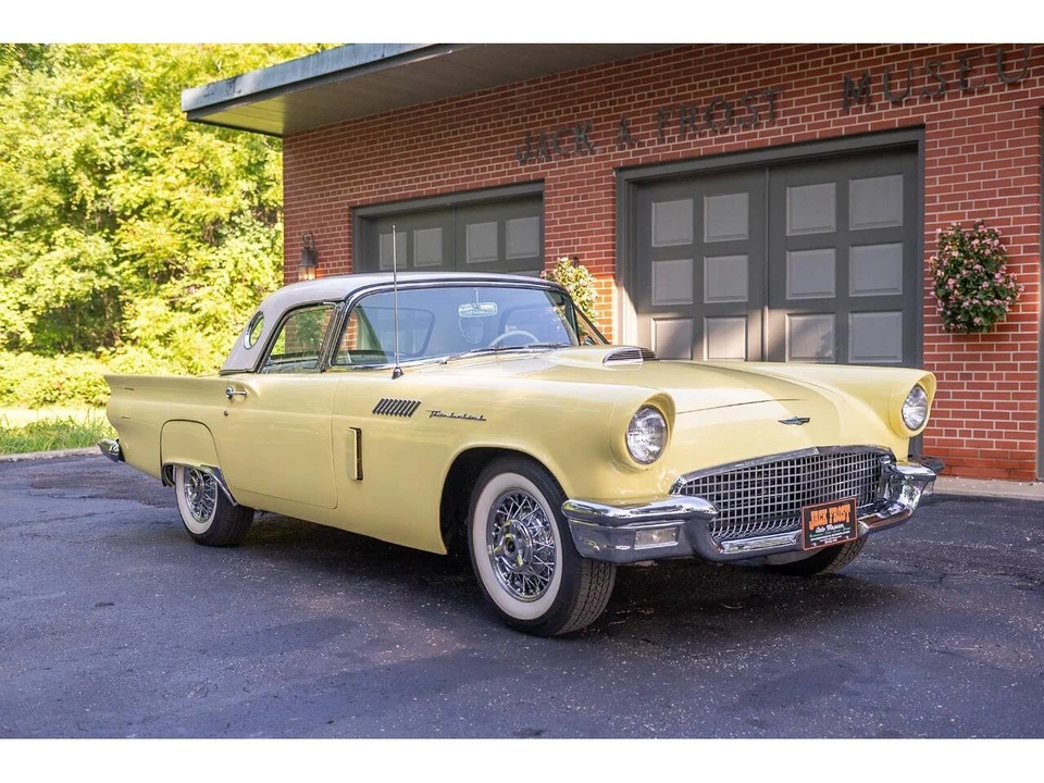 1957 Ford Thunderbird 1st Gen - Image 18 of 31