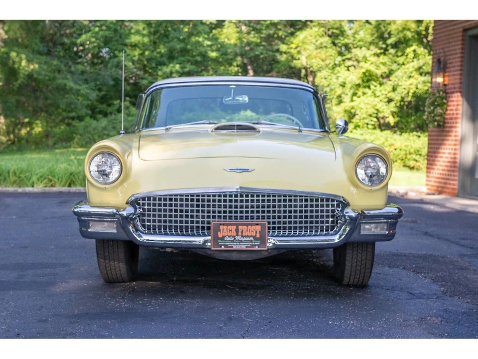 1957 Ford Thunderbird 1st Gen - Image 25 of 31