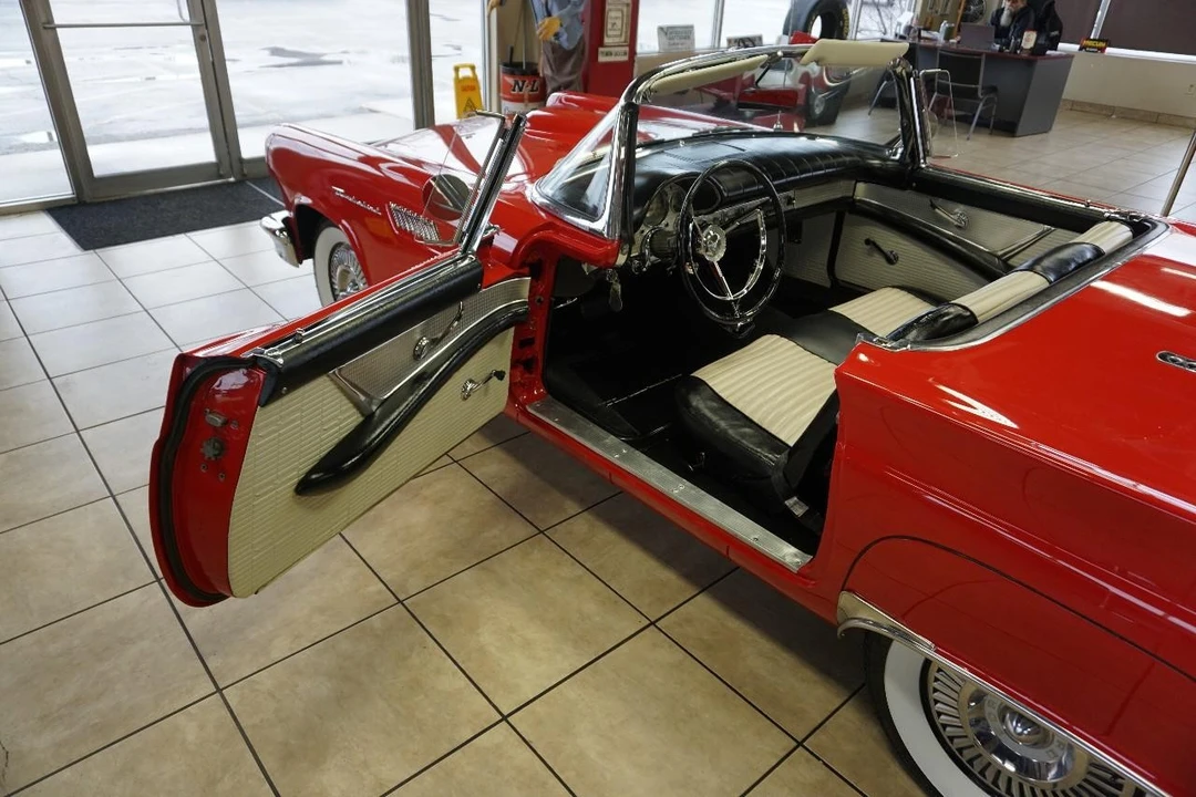 1957 Ford Thunderbird 1st Gen - Image 21 of 31