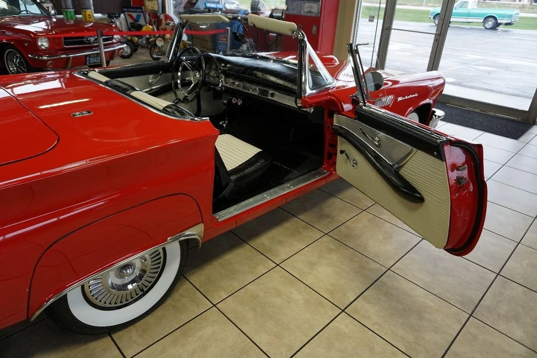 1957 Ford Thunderbird 1st Gen - Image 23 of 31