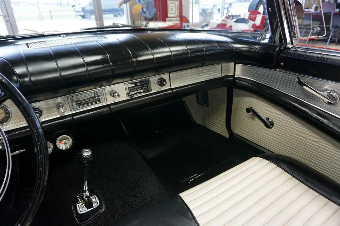1957 Ford Thunderbird 1st Gen - Image 26 of 31