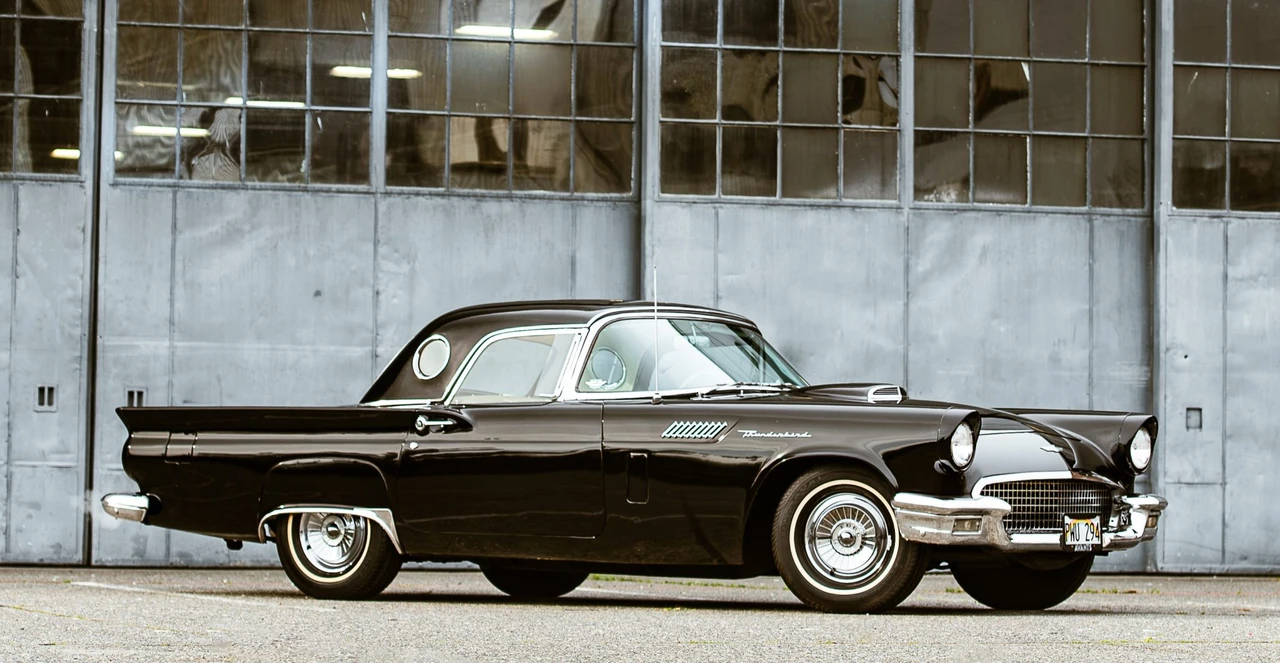 1957 Ford Thunderbird 1st Gen - Image 9 of 31