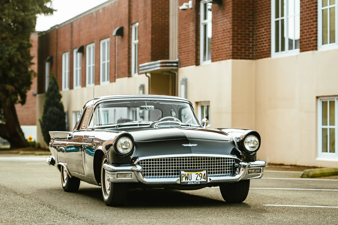 1957 Ford Thunderbird 1st Gen - Image 21 of 31