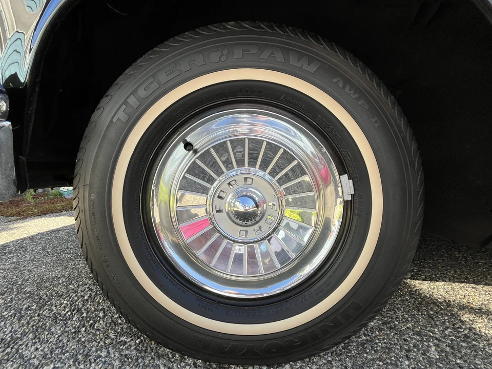 1957 Ford Thunderbird 1st Gen - Image 28 of 31