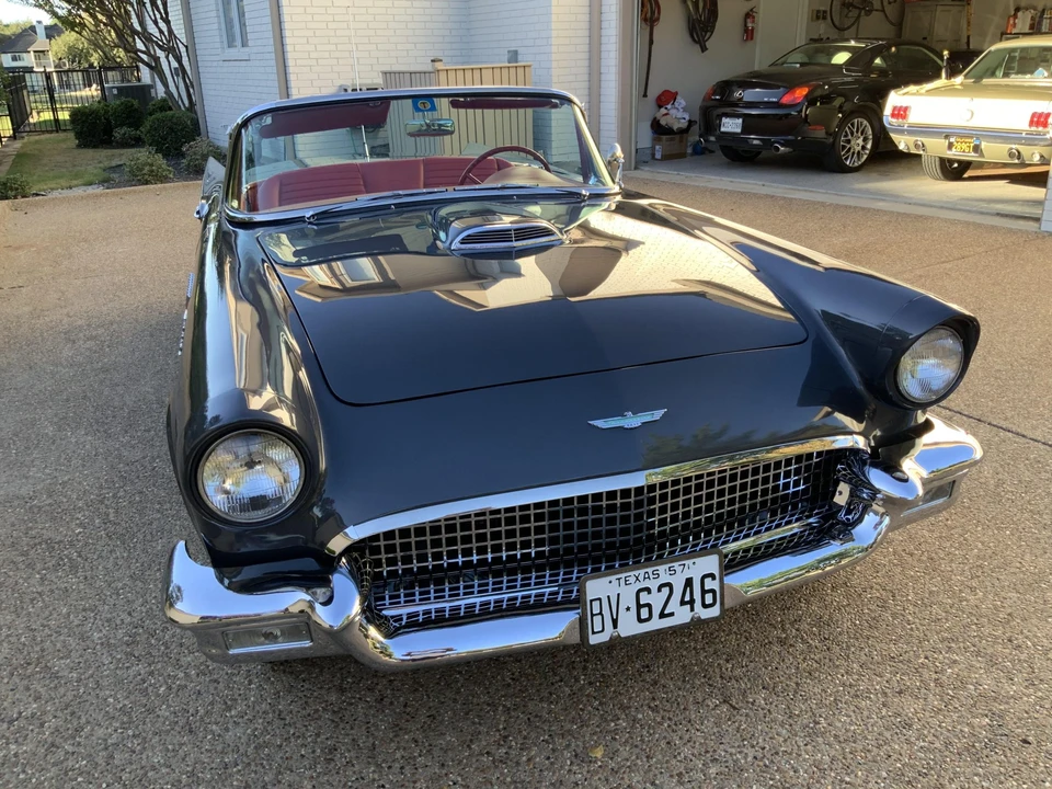 1957 Ford Thunderbird 1st Gen - Image 27 of 31