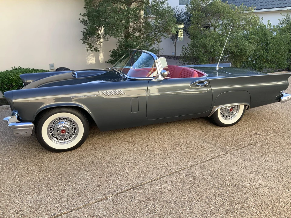 1957 Ford Thunderbird 1st Gen - Image 22 of 31