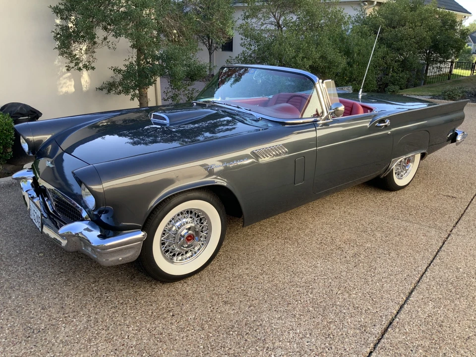 1957 Ford Thunderbird 1st Gen - Image 21 of 31