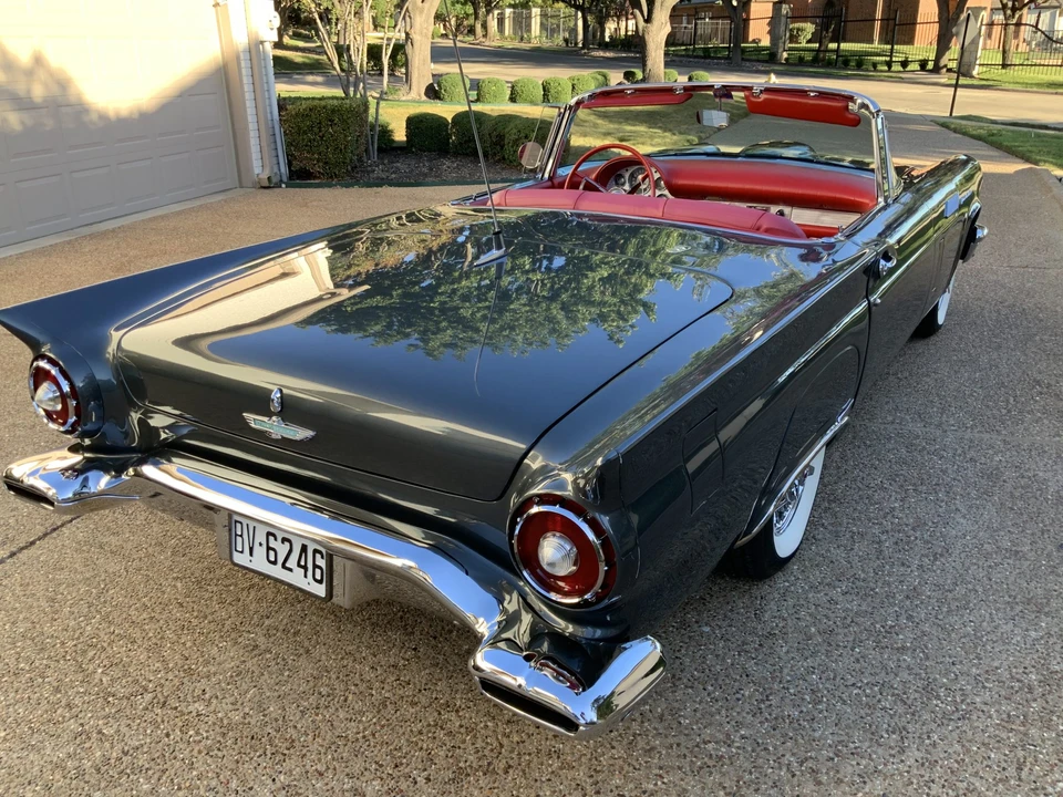 1957 Ford Thunderbird 1st Gen - Image 25 of 31