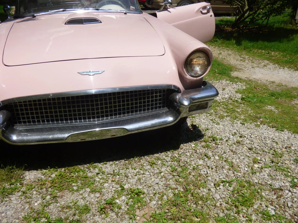 1957 Ford Thunderbird 1st Gen - Image 28 of 31