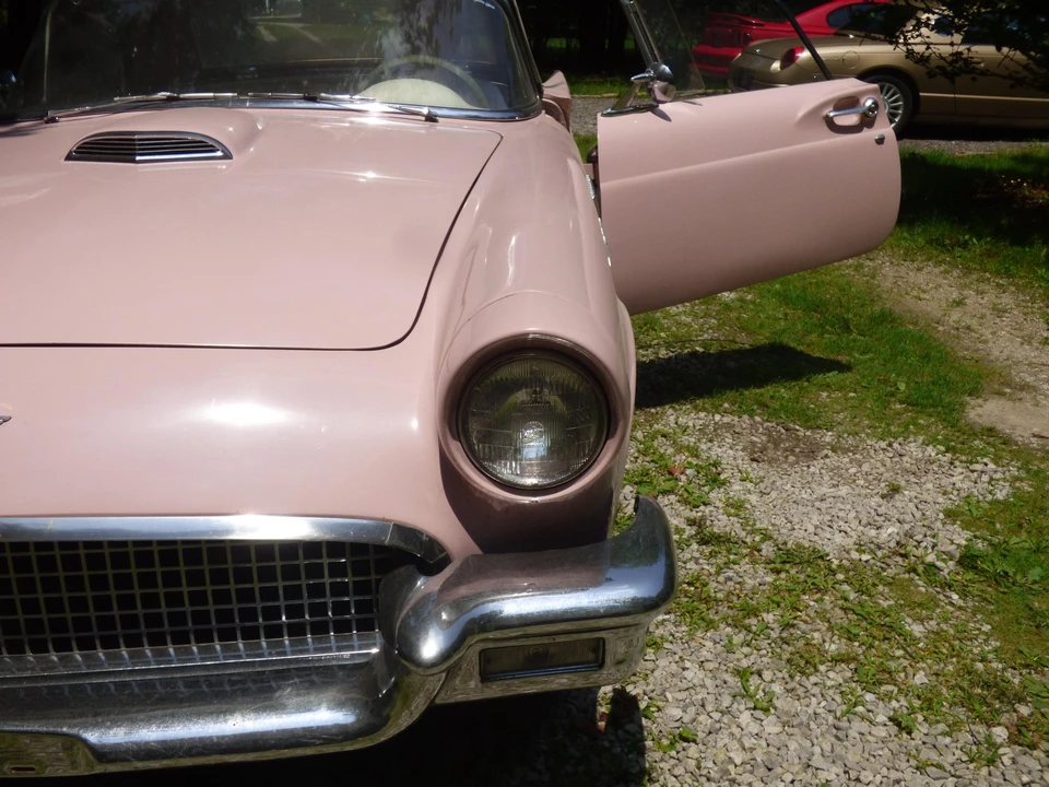 1957 Ford Thunderbird 1st Gen - Image 27 of 31