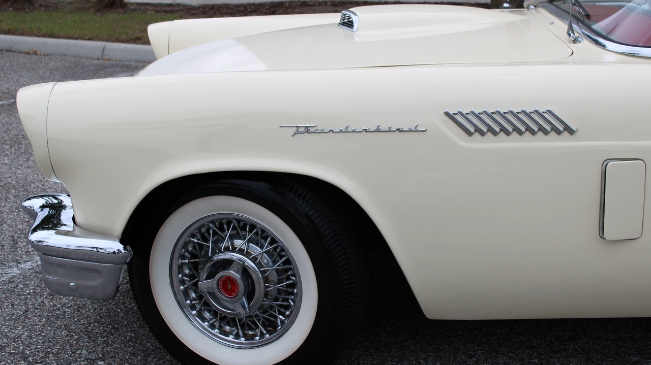 1957 Ford Thunderbird 1st Gen - Image 27 of 31