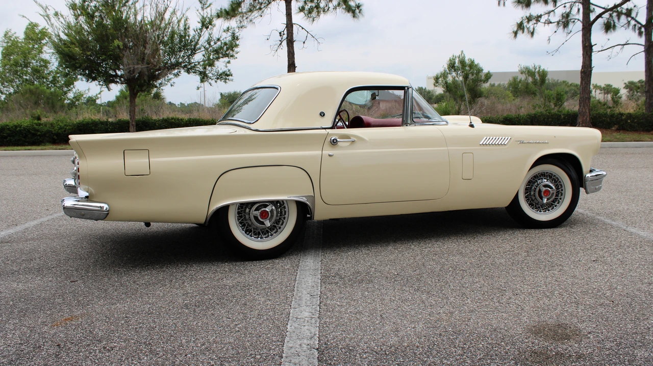 1957 Ford Thunderbird 1st Gen - Image 17 of 31