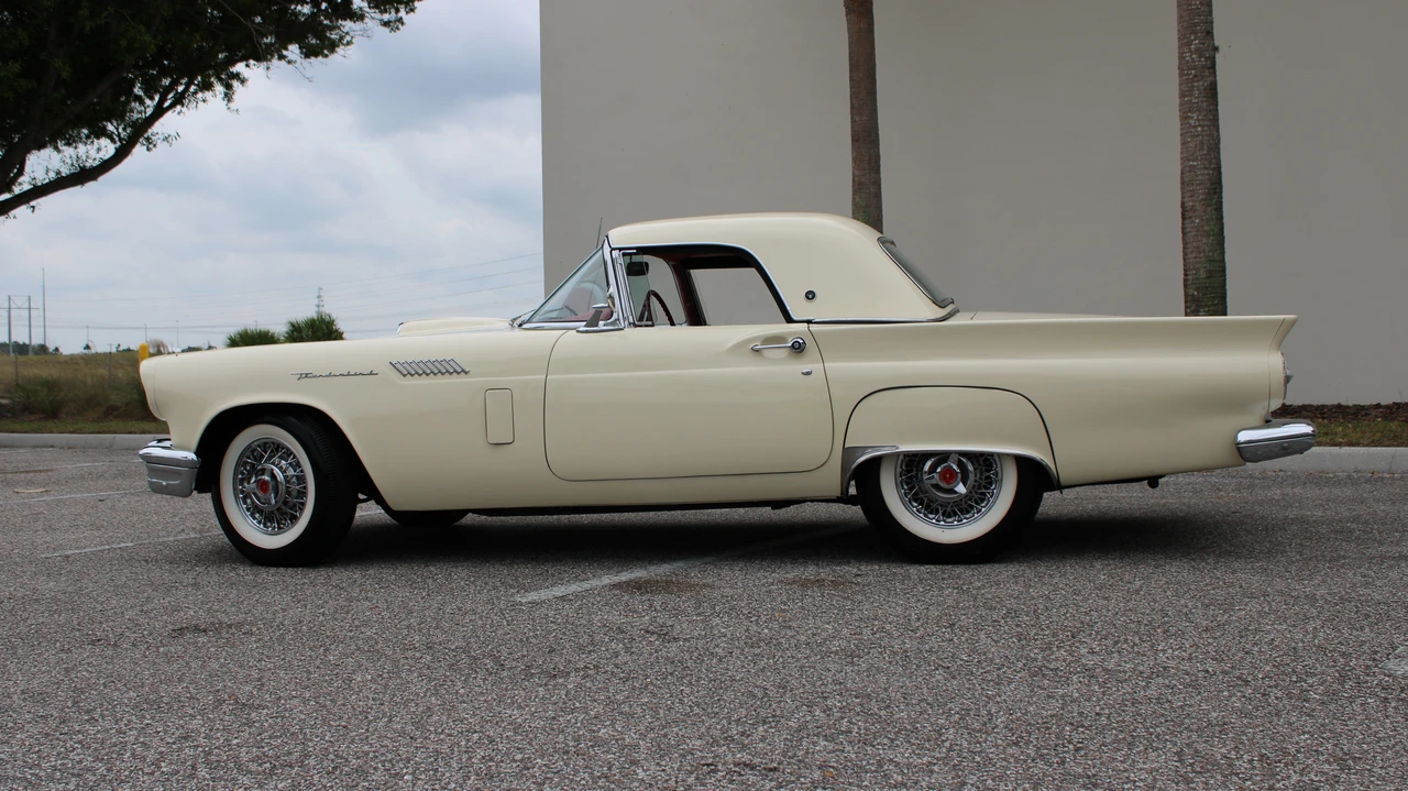1957 Ford Thunderbird 1st Gen - Image 9 of 31