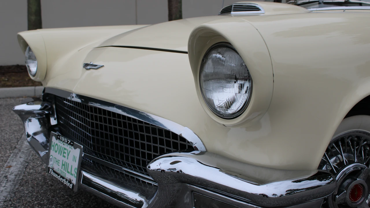 1957 Ford Thunderbird 1st Gen - Image 20 of 31