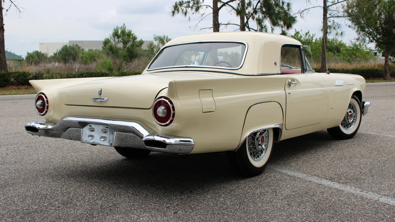 1957 Ford Thunderbird 1st Gen - Image 15 of 31