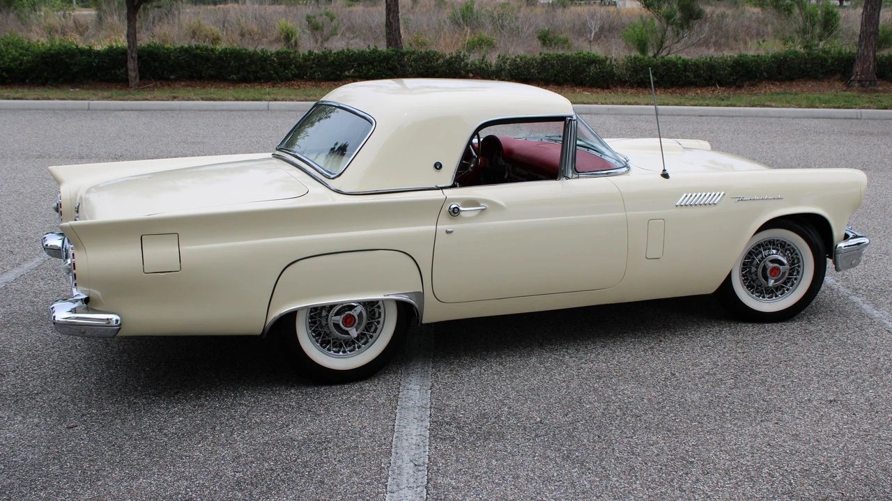 1957 Ford Thunderbird 1st Gen - Image 18 of 31
