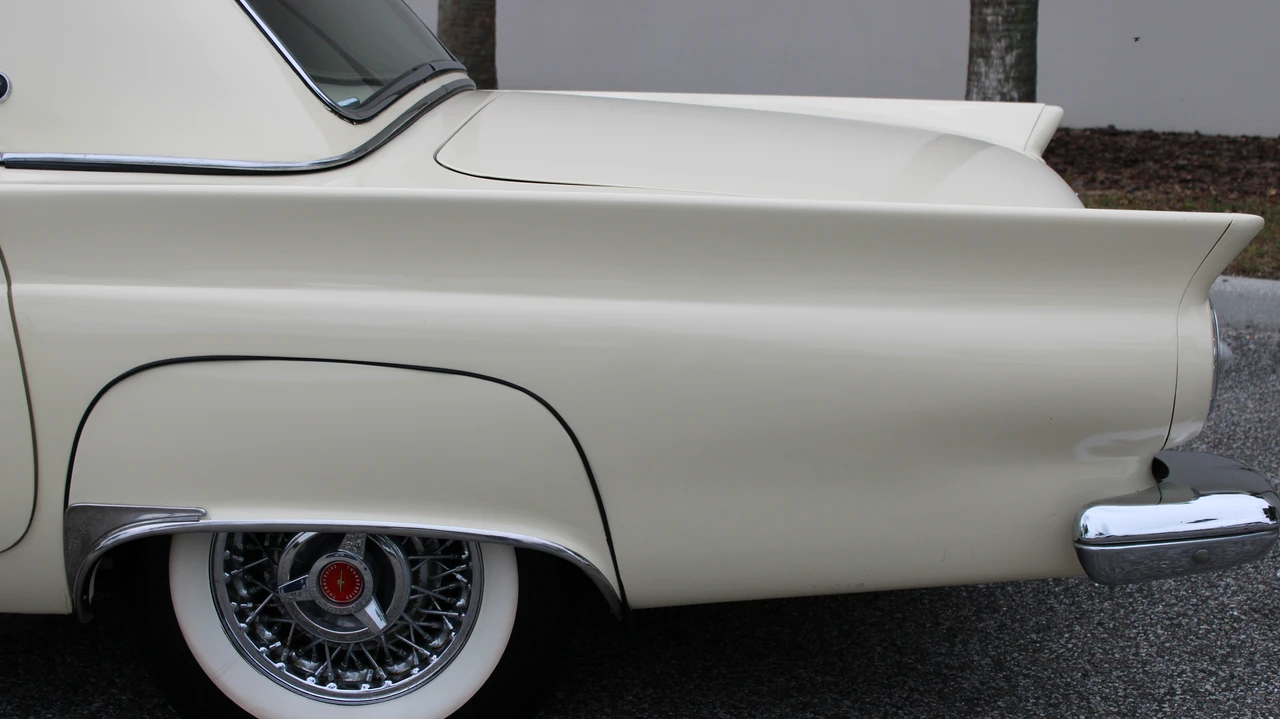 1957 Ford Thunderbird 1st Gen - Image 29 of 31
