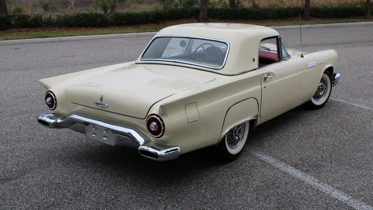 1957 Ford Thunderbird 1st Gen - Image 16 of 31