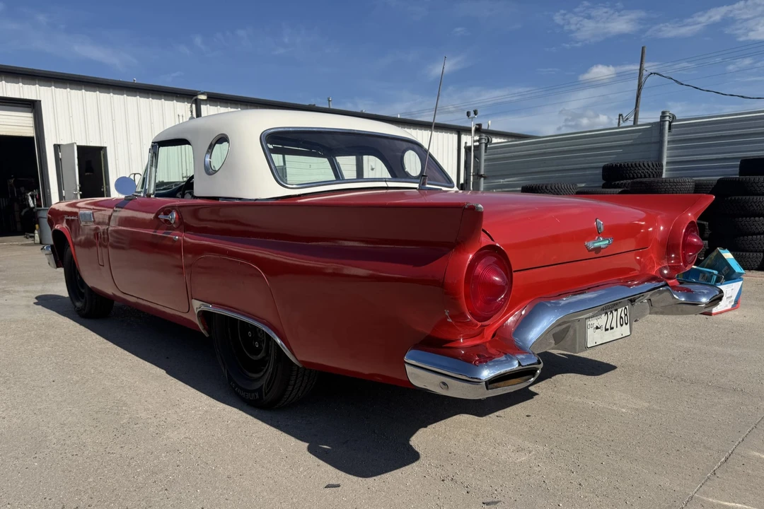 1957 Ford Thunderbird 1st Gen - Image 14 of 31