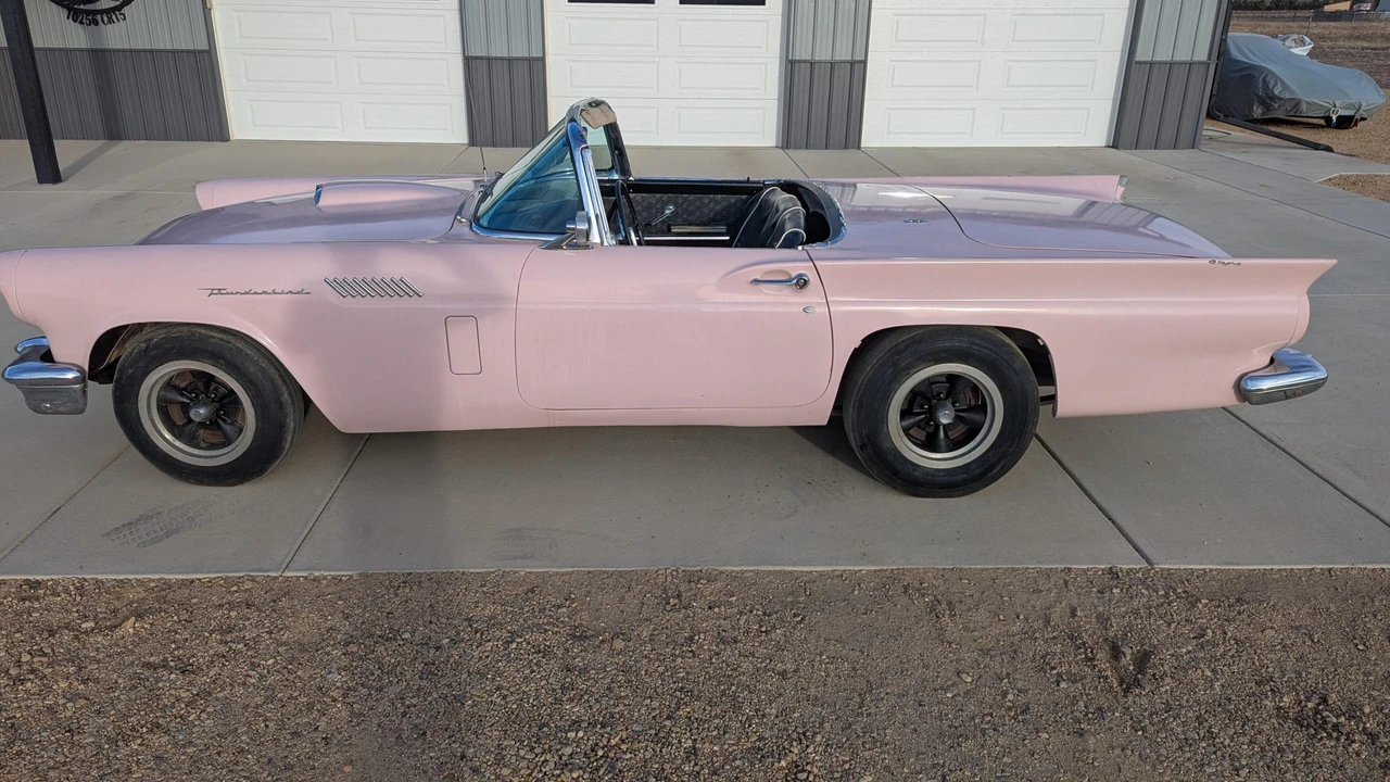 1957 Ford Thunderbird 1st Gen - Image 18 of 31