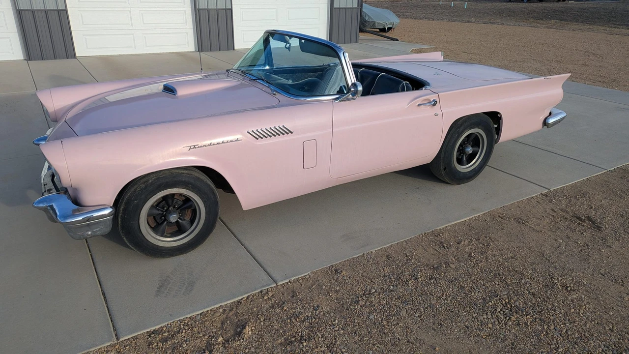 1957 Ford Thunderbird 1st Gen - Image 19 of 31