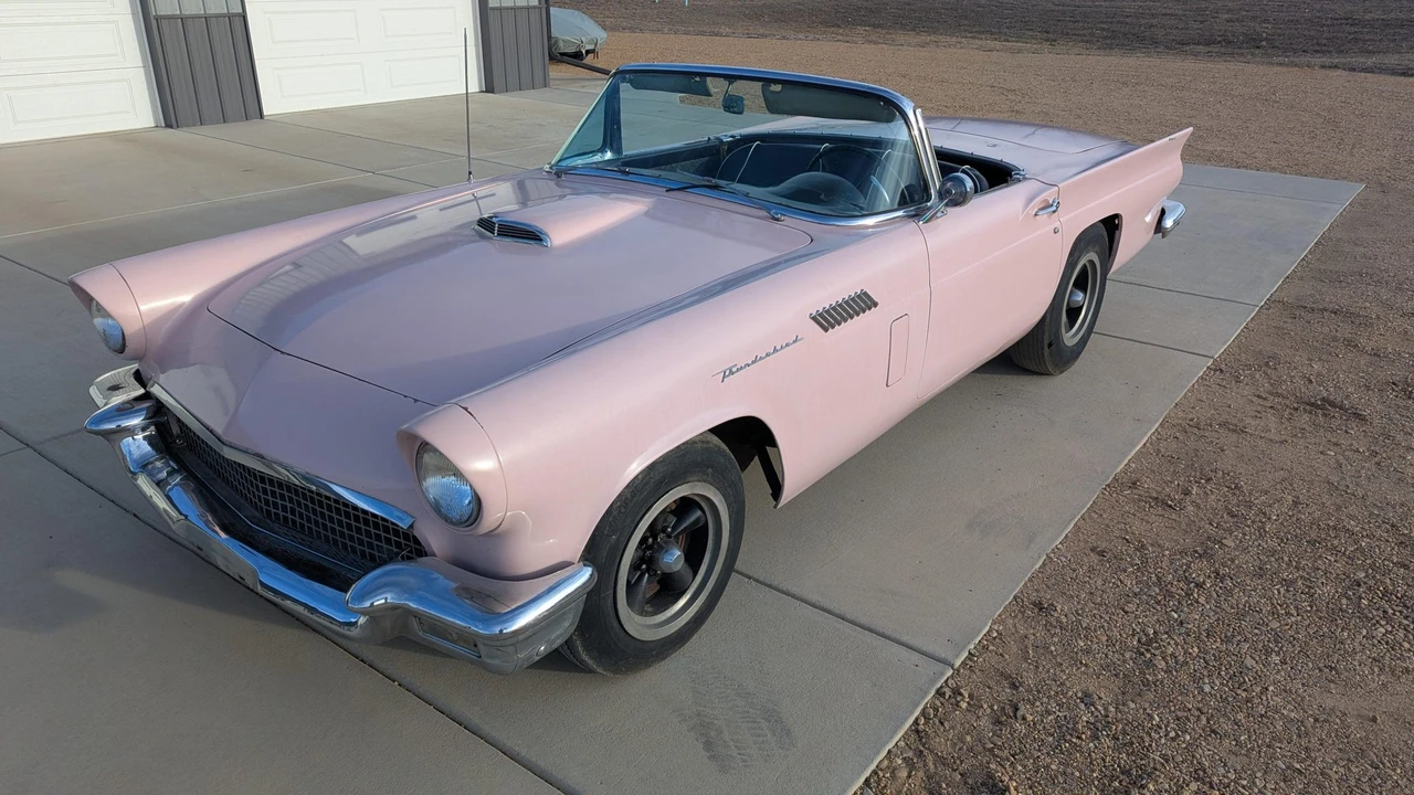 1957 Ford Thunderbird 1st Gen - Image 20 of 31