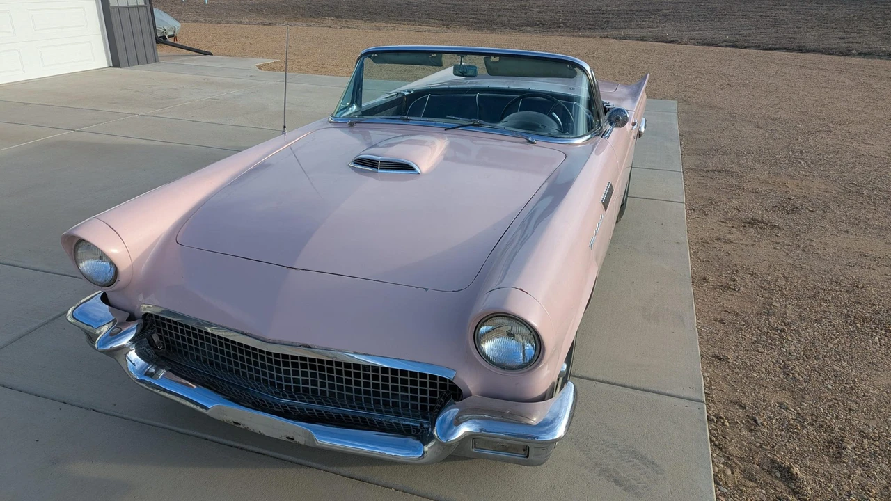 1957 Ford Thunderbird 1st Gen - Image 21 of 31