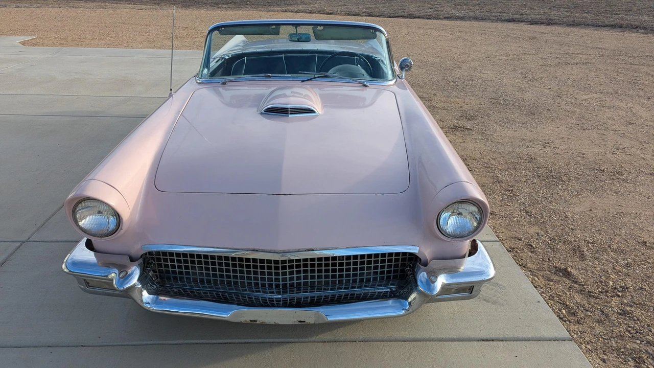 1957 Ford Thunderbird 1st Gen - Image 22 of 31