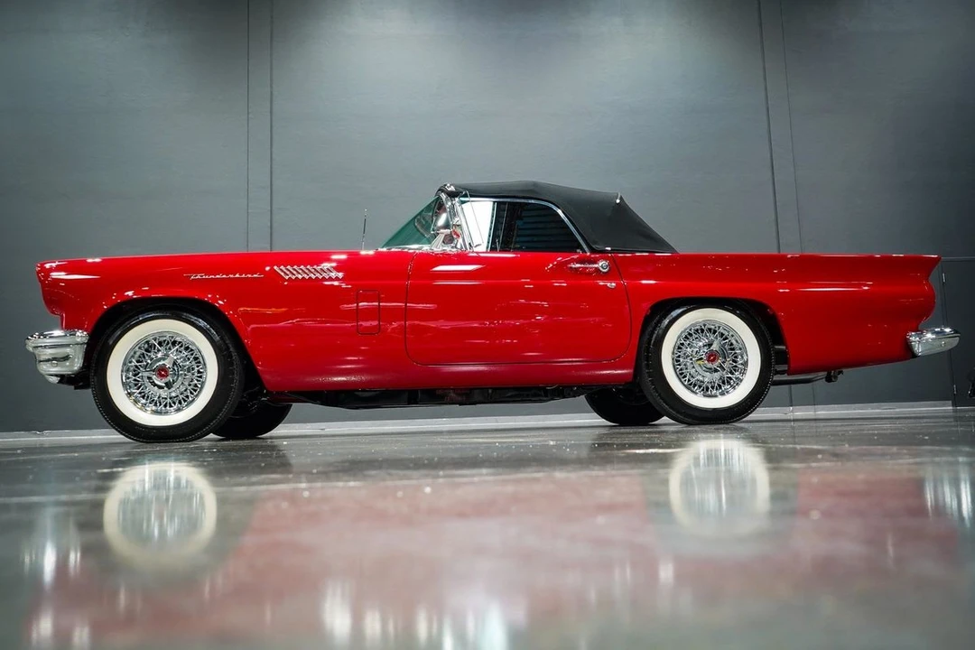 1957 Ford Thunderbird 1st Gen - Image 17 of 31