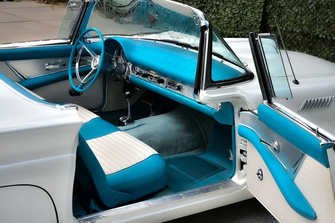 1957 Ford Thunderbird 1st Gen - Image 29 of 30