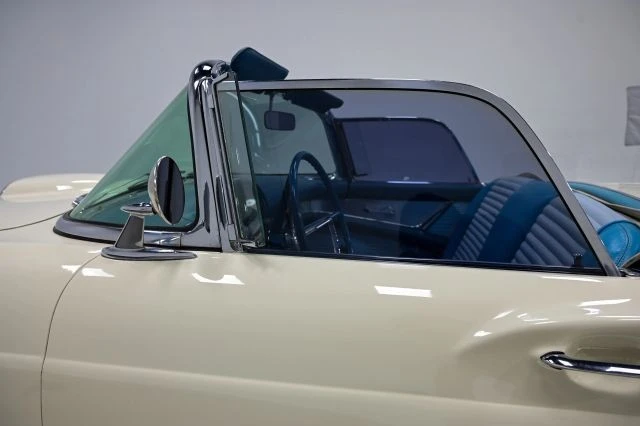 1957 Ford Thunderbird 1st Gen - Image 26 of 31