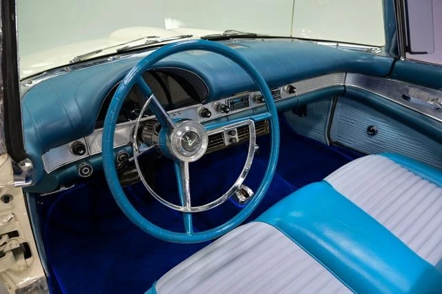 1957 Ford Thunderbird 1st Gen - Image 28 of 31