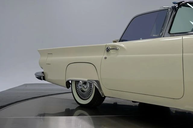 1957 Ford Thunderbird 1st Gen - Image 18 of 21