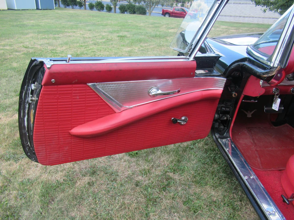 1957 Ford Thunderbird 1st Gen - Image 24 of 31