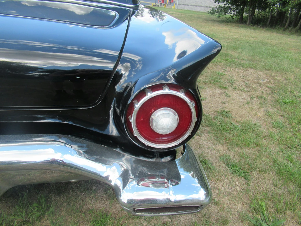 1957 Ford Thunderbird 1st Gen - Image 15 of 31
