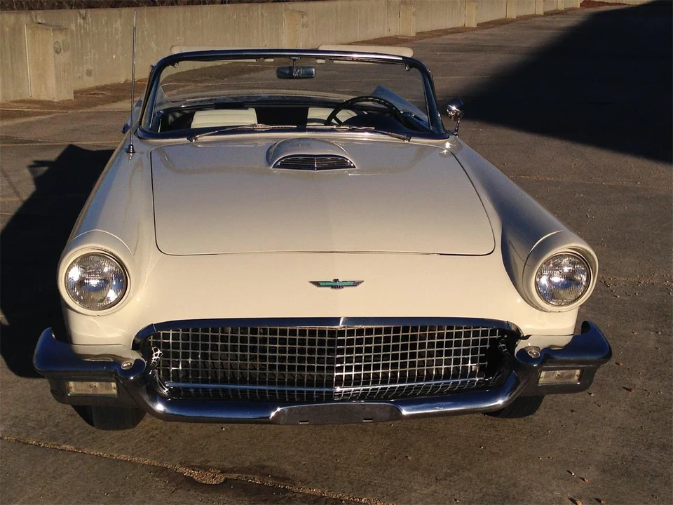 1957 Ford Thunderbird 1st Gen - Image 19 of 31